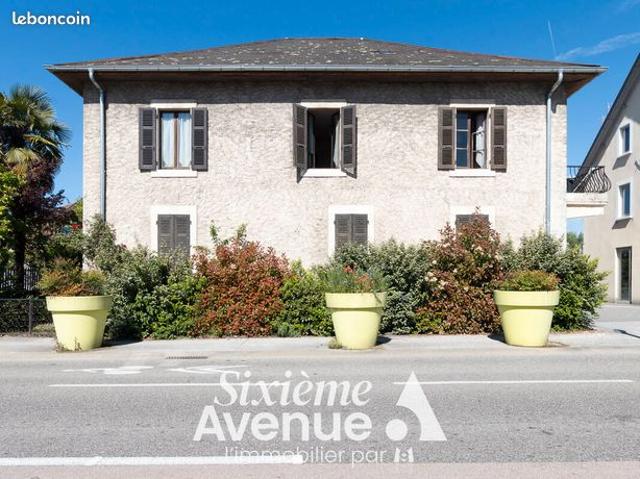 Maison 10 pièces 240 m²