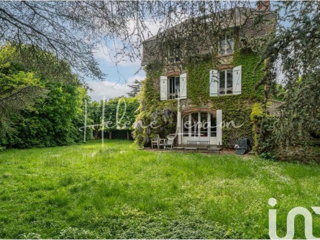 Maison 10 pièces 240 m²