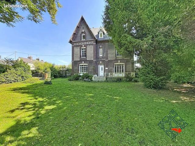 Maison 10 pièces 240 m²
