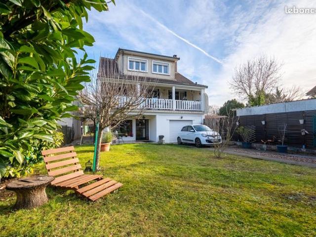 Maison 10 pièces 240 m²