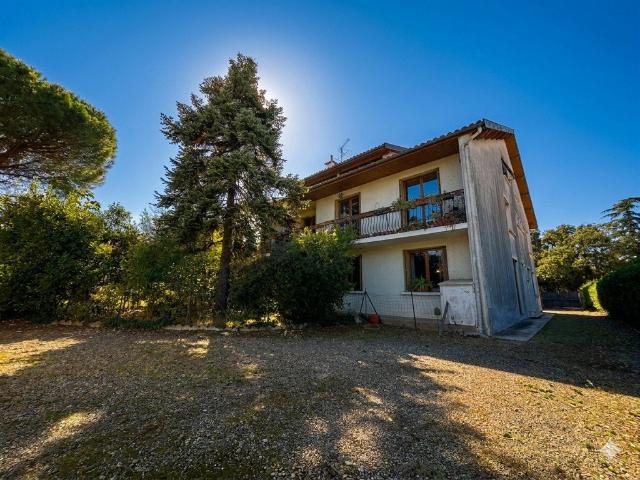 Maison 10 pièces 240 m²