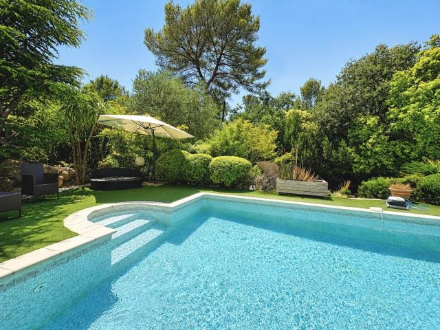 Maison 10 pièces 240 m²