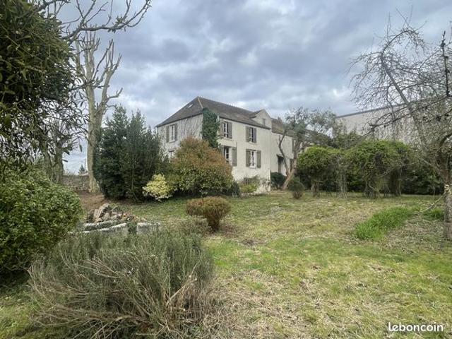 Maison 10 pièces 240 m²