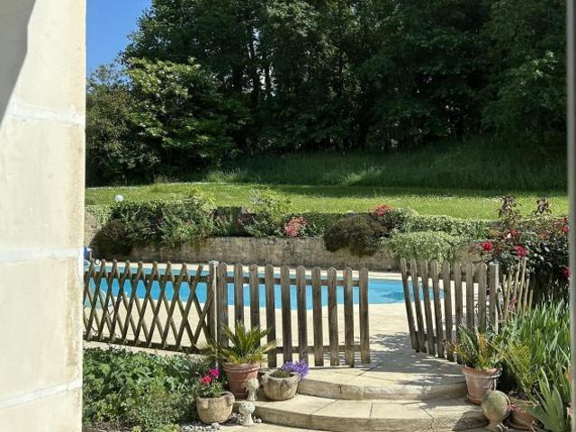 Maison 10 pièces 240 m²