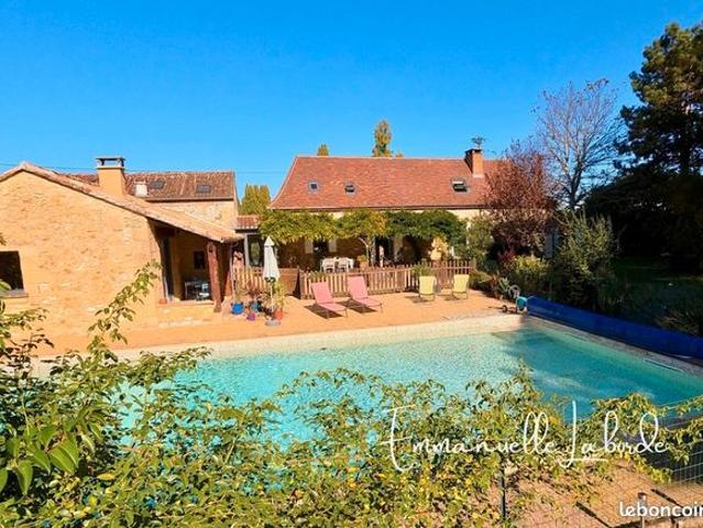Maison 10 pièces 240 m²