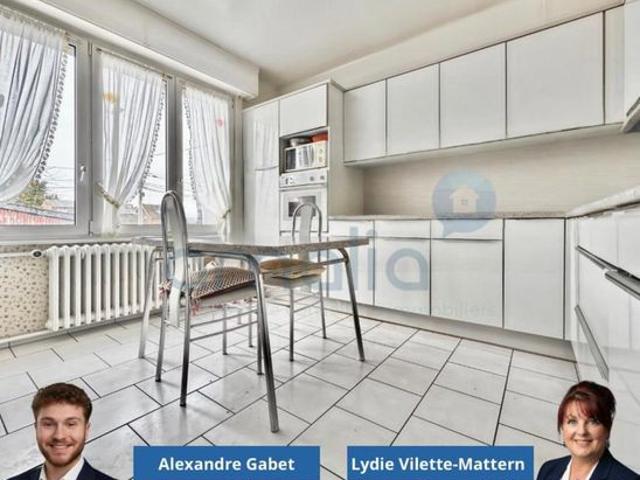 Maison 10 pièces 240 m²
