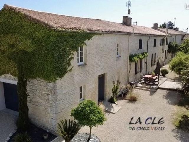 Maison 10 pièces 240 m²