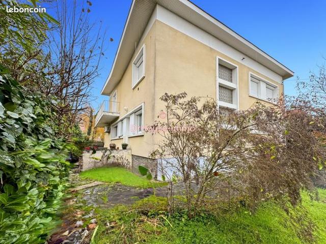 Maison 10 pièces 240 m²