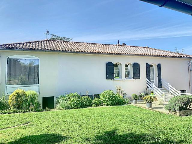Maison 10 pièces 240 m²