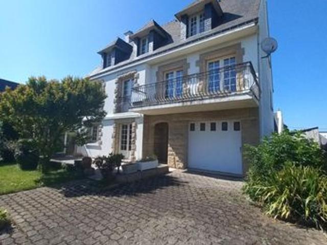 Maison 10 pièces 241 m²