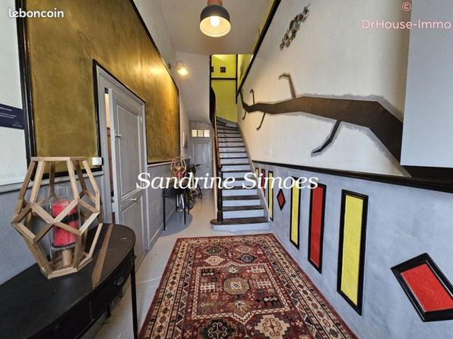 Maison 10 pièces 242 m²