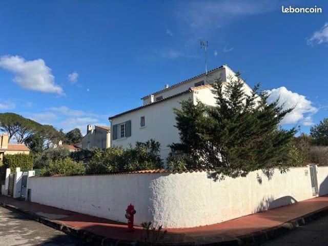 Maison 10 pièces 242 m²
