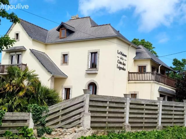 Maison 10 pièces 242 m²