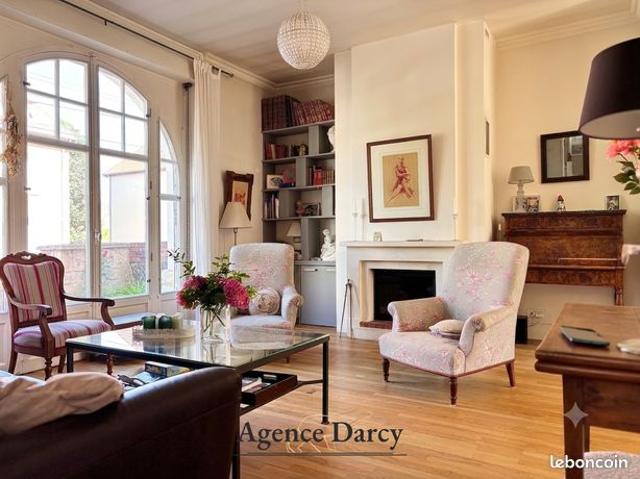 Maison 12 pièces 242 m²