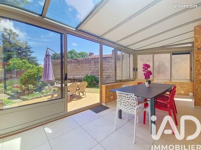 Maison 10 pièces 247 m²
