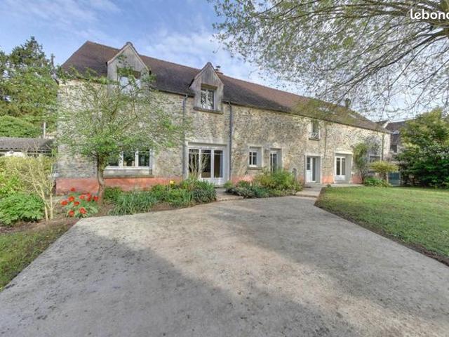 Maison 10 pièces 244 m²