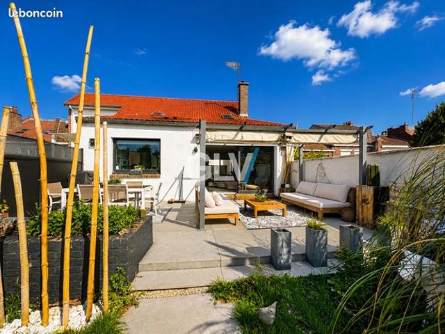 Maison 10 pièces 244 m²