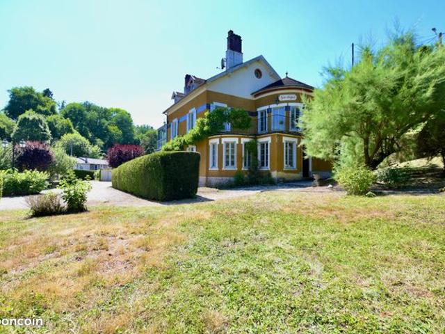 Maison 10 pièces 245 m²