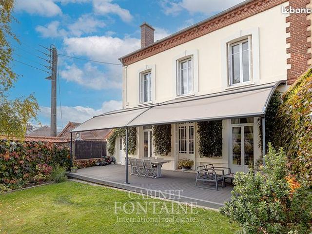 Maison 10 pièces 245 m²