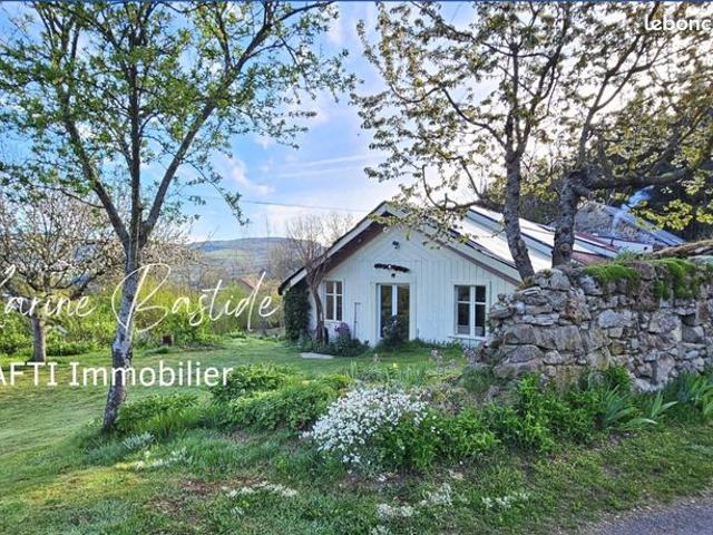 Maison 10 pièces 245 m²