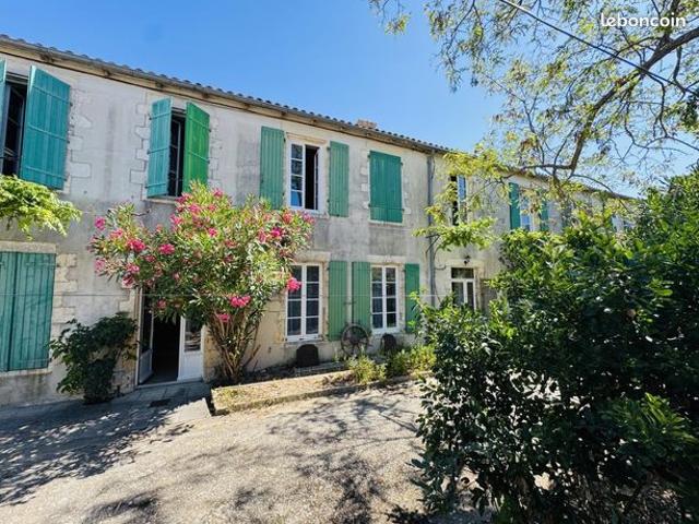 Maison 10 pièces 246 m²