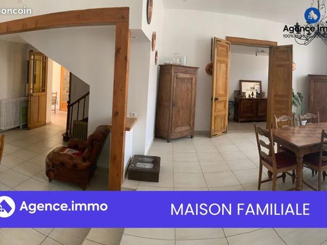Maison 10 pièces 246 m²