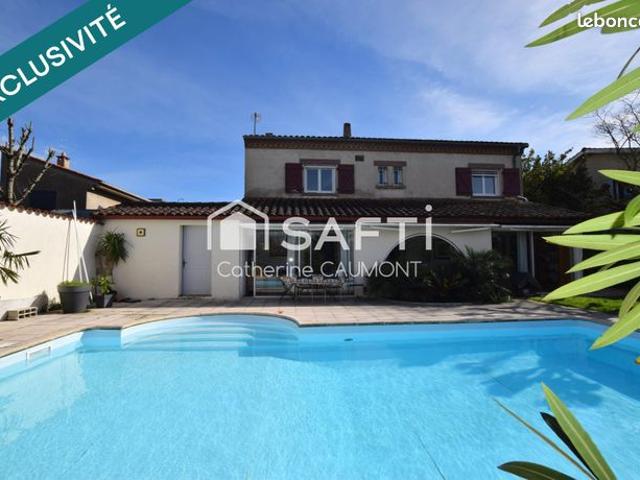 Maison 10 pièces 246 m²