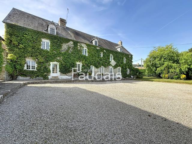 Maison 10 pièces 248 m²