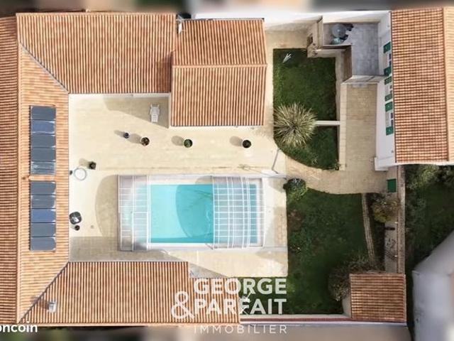 Maison 10 pièces 248 m²
