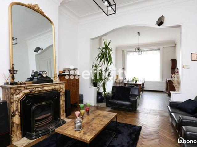 Maison 10 pièces 248 m²