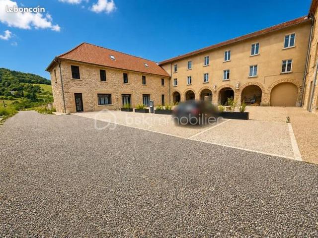 Maison 10 pièces 248 m²