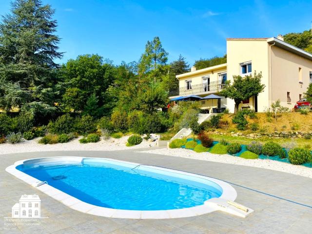 Maison 10 pièces 248 m²