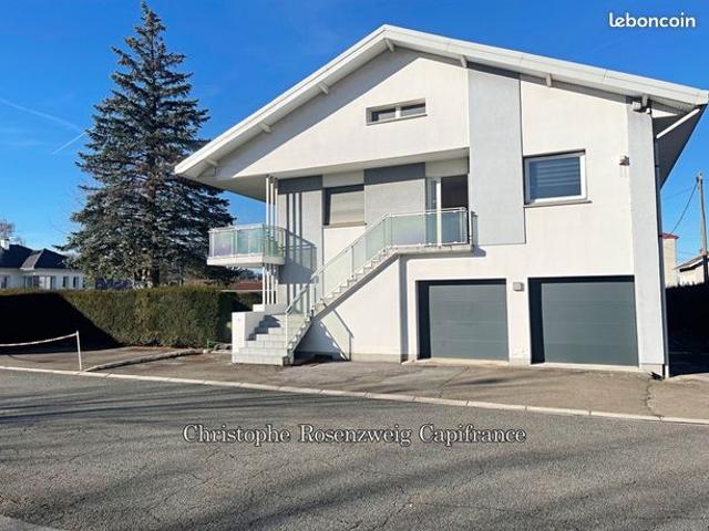 Maison 10 pièces 249 m²