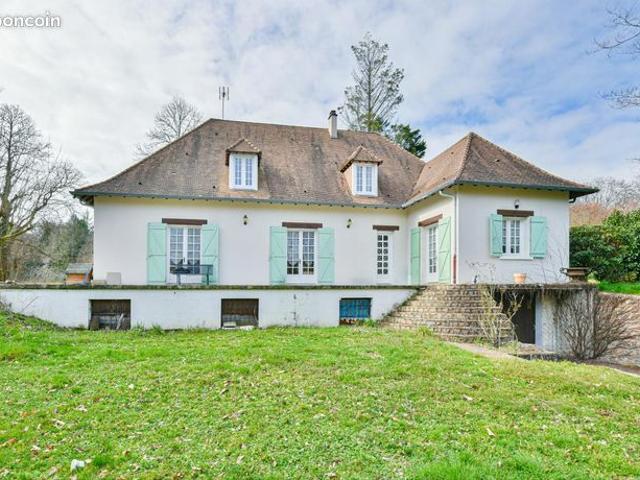 Maison 10 pièces 253 m²