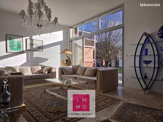 Maison 10 pièces 253 m²