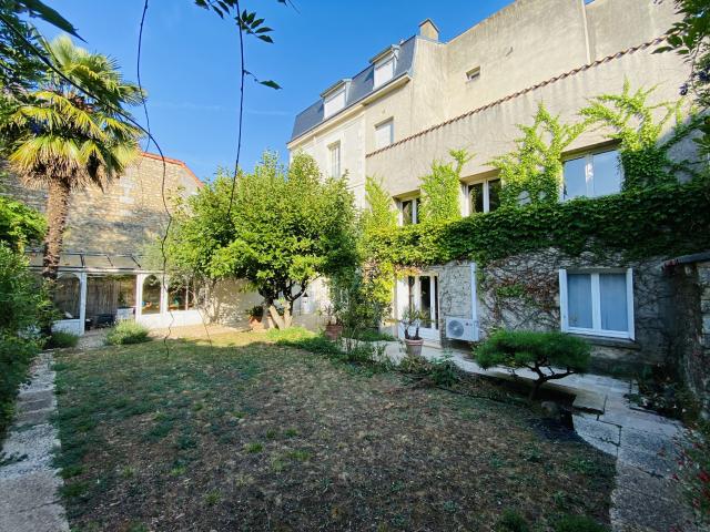 Maison 10 pièces 253 m²