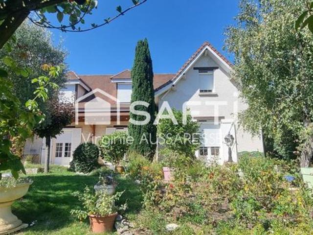 Maison 10 pièces 253 m²
