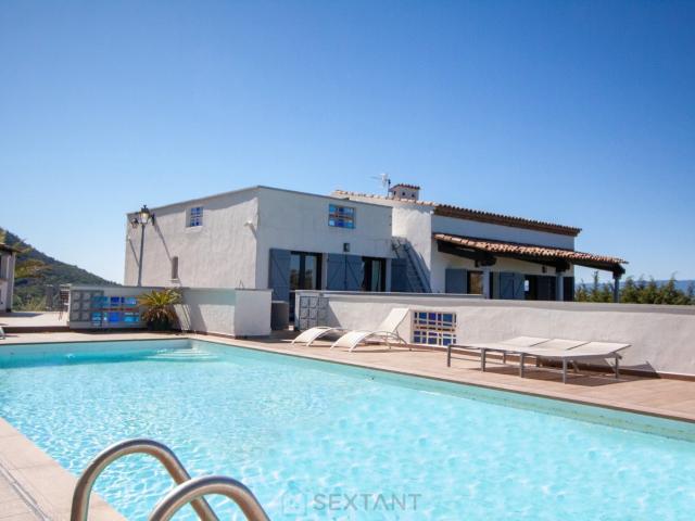 Maison 10 pièces 253 m²