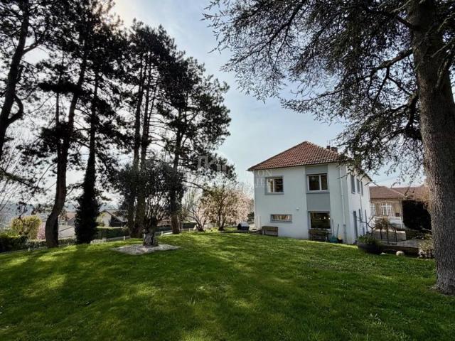 Maison 10 pièces 250 m² terrain