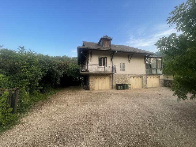 Maison 10 pièces 250 m²
