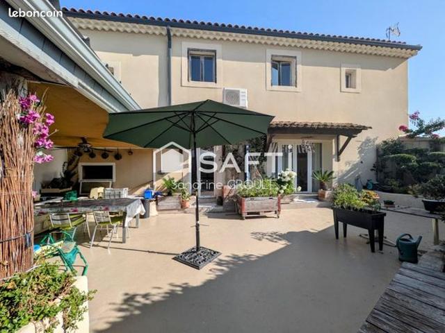 Maison 10 pièces 250 m²