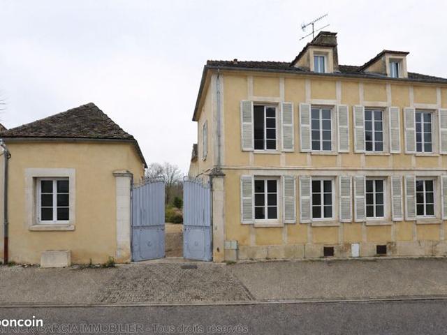 Maison 10 pièces 250 m²