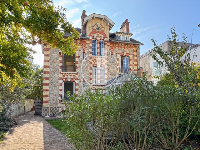 Maison 10 pièces 250 m²