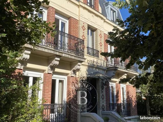 Maison 10 pièces 250 m²