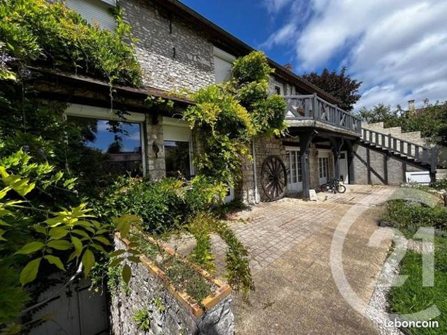 Maison 10 pièces 250 m²