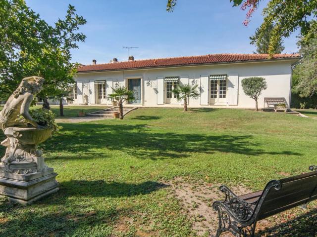 Maison 10 pièces 250 m²