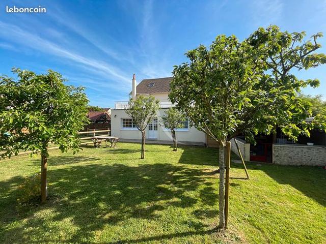 Maison 10 pièces 250 m²