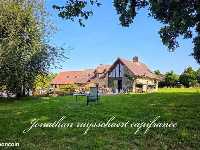 Maison 10 pièces 250 m²