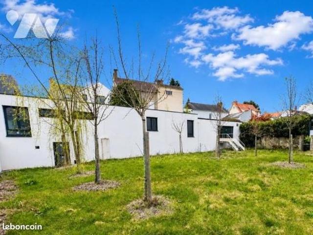 Maison 10 pièces 250 m²