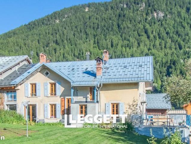 Maison 10 pièces 250 m²